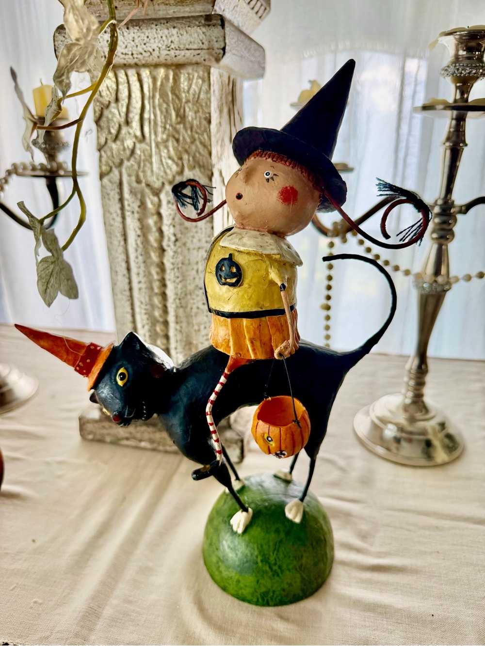 Vintage Lori Mitchell “Sissy And Her Cat”Halloween Collectible Figurine